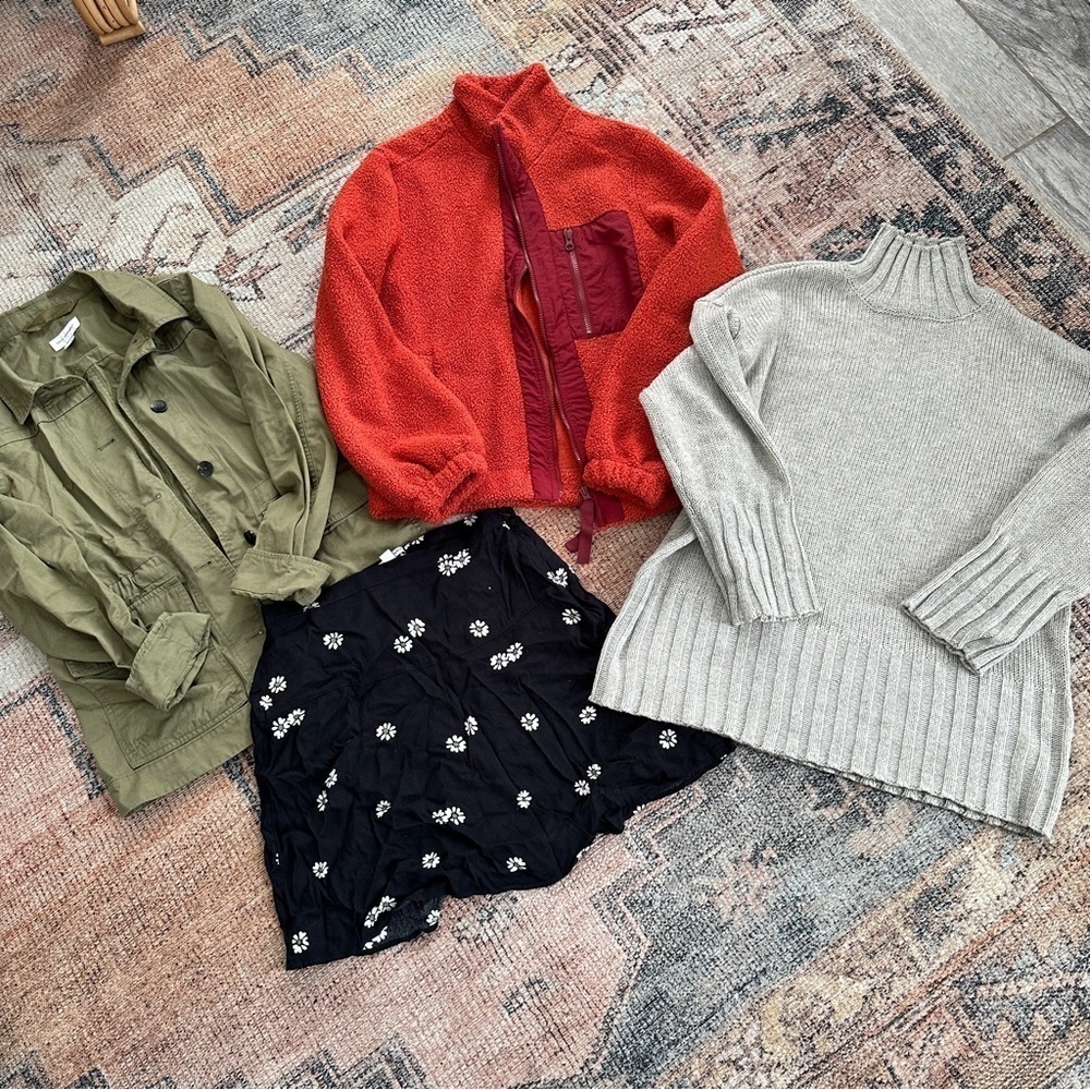 Free Assembly Women’s Bundle sz S